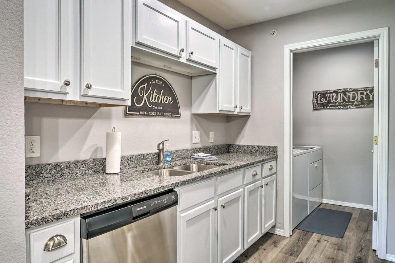 Cozy Condo With Pool Access, 5 Mi To Table Rock Lake Branson Kültér fotó